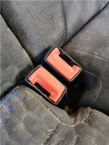 anclaje cinturon trasero derecho ford focus b