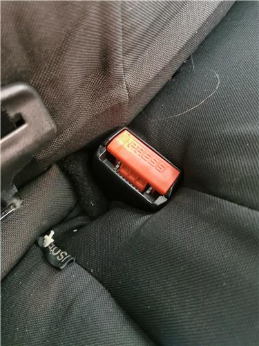 anclaje cinturon trasero derecho renault mega