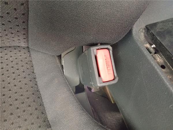 anclaje cinturon delantero derecho kia sorent