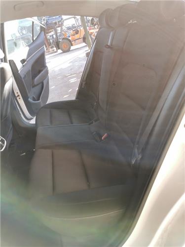 asientos traseros hyundai elantra ad 2016 16