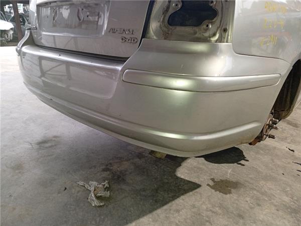 paragolpes trasero toyota avensis berlina t25