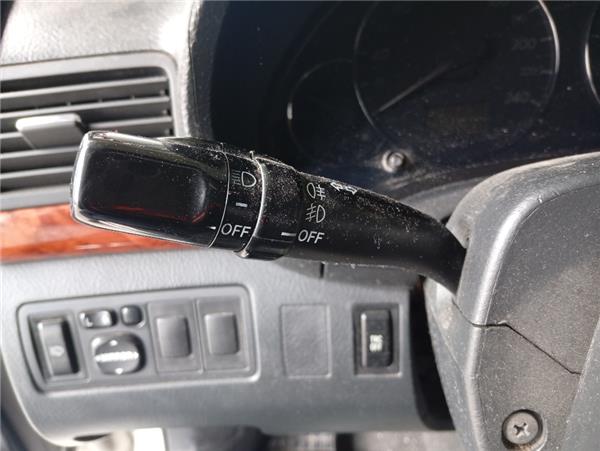 mando de luces toyota avensis berlina t25 200