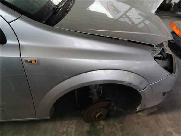 aleta delantera derecha opel astra h sedan 17