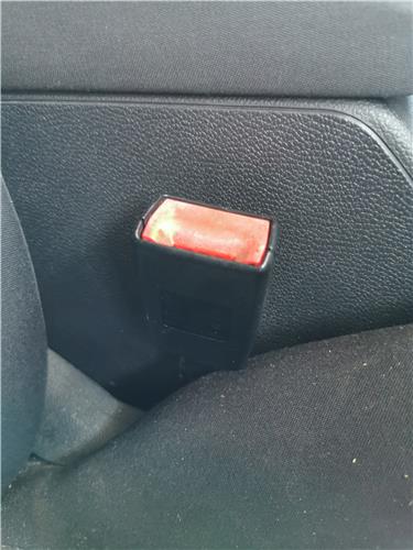 anclaje cinturon delantero derecho volkswagen