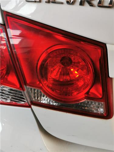 piloto porton trasero izquierdo chevrolet cru