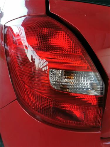 piloto trasero izquierdo skoda fabia 5j2 2007