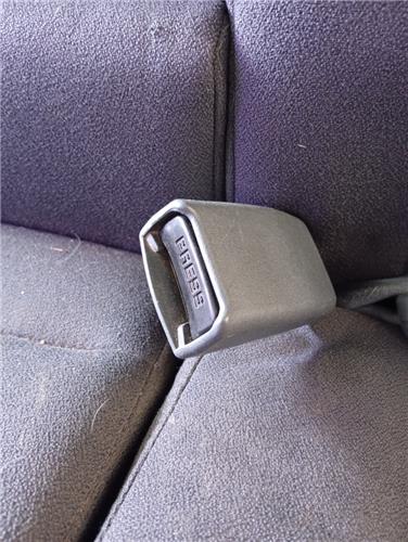 anclaje cinturon trasero central kia sorento