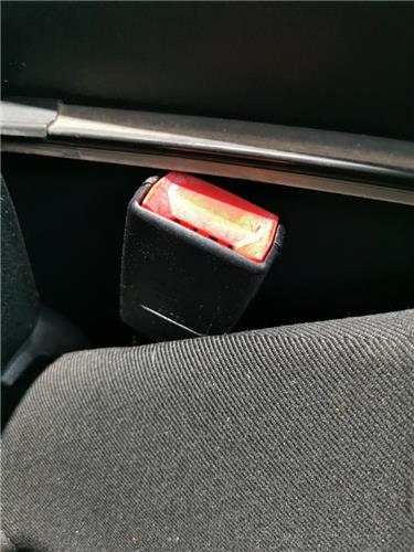 anclaje cinturon delantero derecho peugeot 30