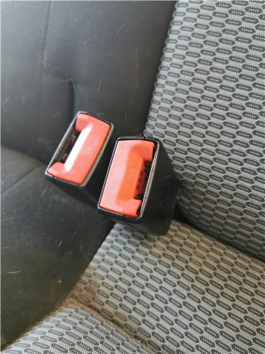 anclaje cinturon trasero izquierdo volkswagen