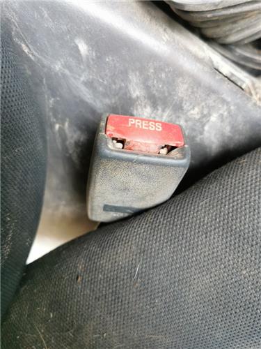 anclaje cinturon delantero derecho mitsubishi