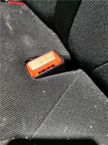 anclaje cinturon trasero izquierdo peugeot 30