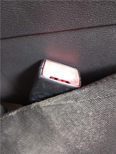 anclaje cinturon delantero derecho peugeot 30