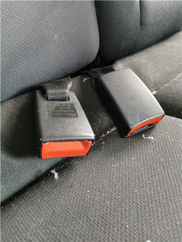 anclaje cinturon trasero derecho opel astra h