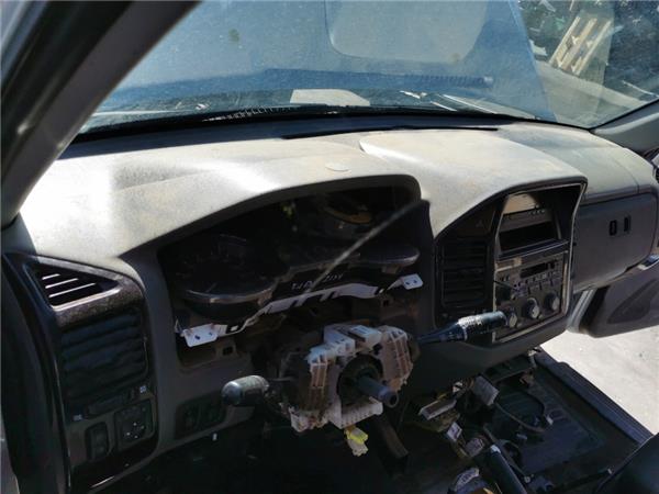 salpicadero mitsubishi montero v60v70 2000 3