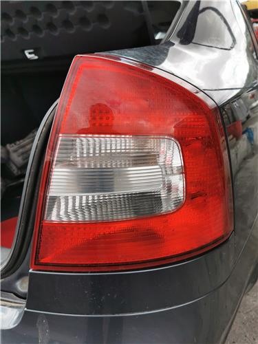 piloto trasero derecho skoda octavia berlina