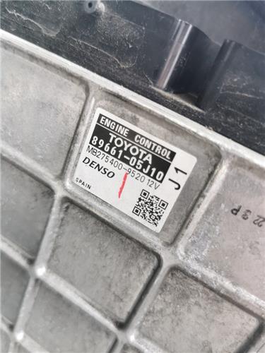 centralita toyota avensis cross sport t27 200