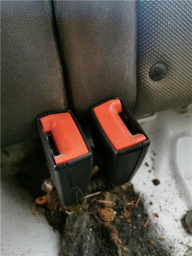 anclaje cinturon trasero izquierdo chevrolet
