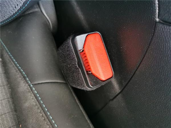 anclaje cinturon delantero derecho peugeot 20
