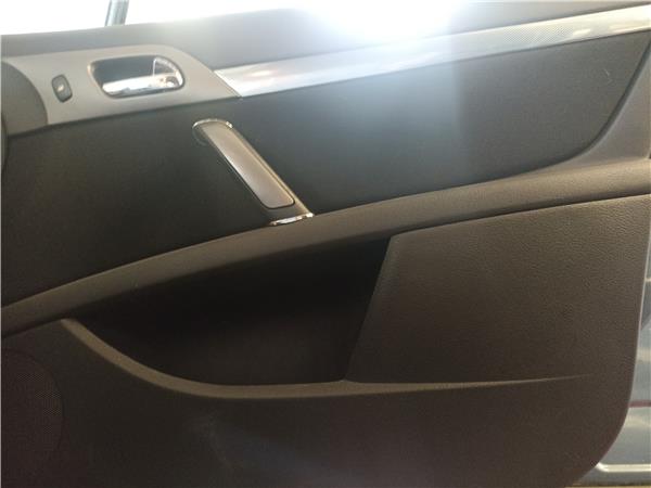 guarnecido puerta delantera derecha peugeot 4