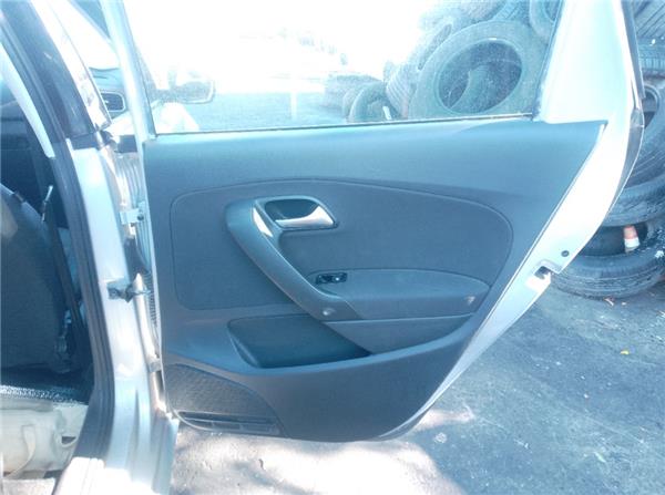 guarnecido puerta trasera derecha volkswagen