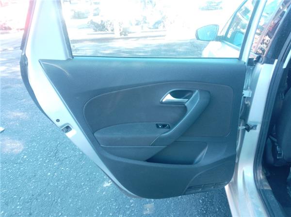 guarnecido puerta trasera izquierda volkswage