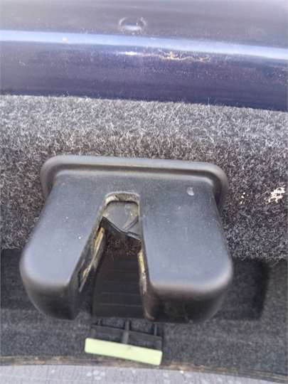 cerradura porton volkswagen passat berlina 3c