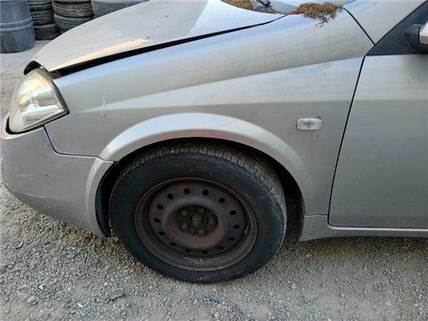 aleta delantera izquierda nissan primera berl