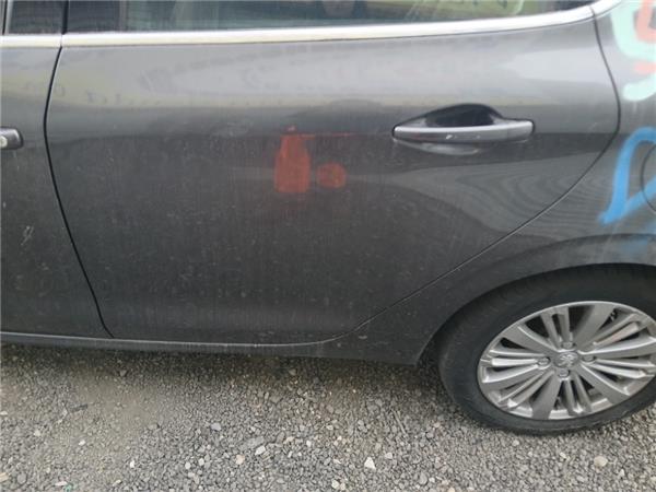puerta trasera izquierda peugeot 208 012012