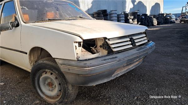 paragolpes delantero peugeot 205 berlina 0219