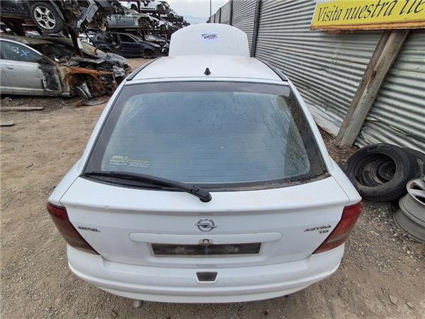 porton trasero opel astra f classic fastback