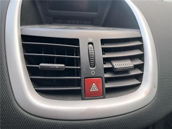 interruptor luces emergencia peugeot 207 2006