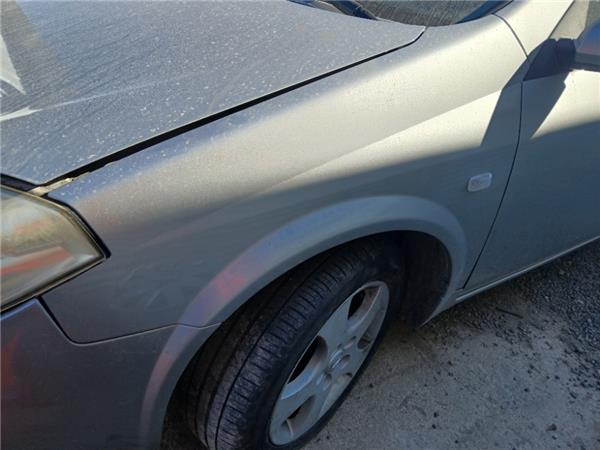 aleta delantera izquierda nissan primera berl