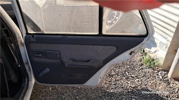 guarnecido puerta trasera derecha peugeot 205
