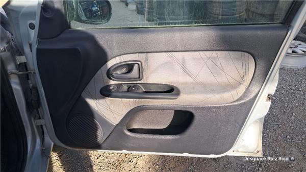 guarnecido puerta delantera derecha renault c