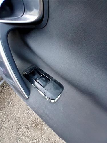 guarnecido puerta delantera derecha nissan pr