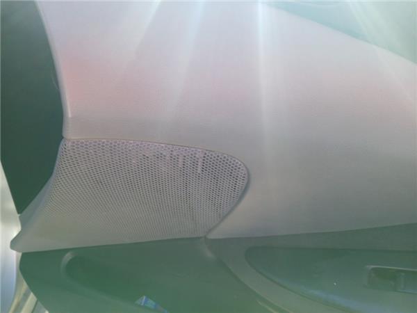 guarnecido puerta delantera derecha nissan pr