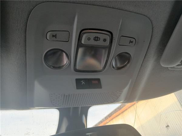 luz interior techo peugeot 208 012012 12 all