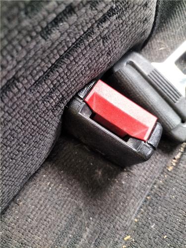 anclaje cinturon trasero derecho volkswagen passat berlina (3b2)(1996 >) 1.9 tdi