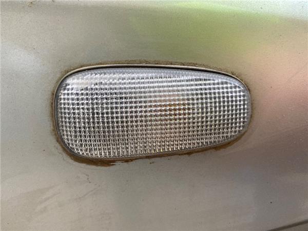 piloto intermitente lateral delantero derecho