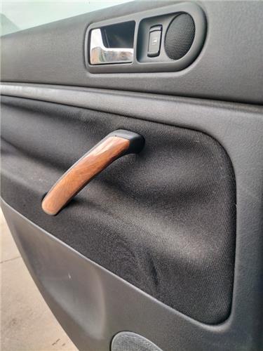 guarnecido puerta trasera izquierda volkswage