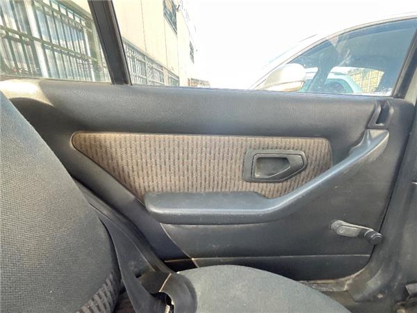 guarnecido puerta trasera izquierda peugeot 3