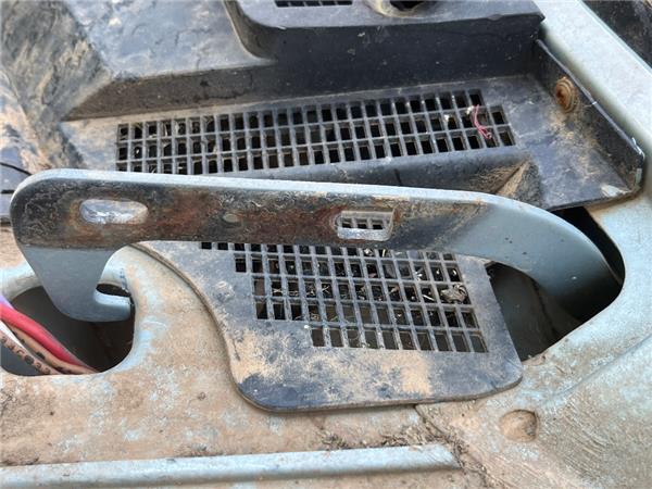 bisagra capo izquierda peugeot 505 berlina 05