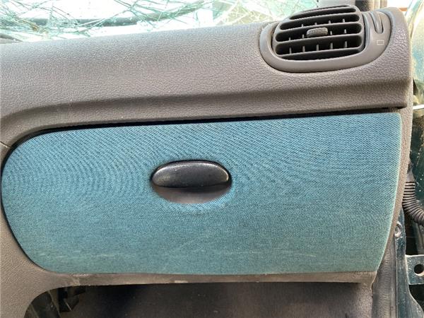 guantera salpicadero peugeot 206 1998 19 d