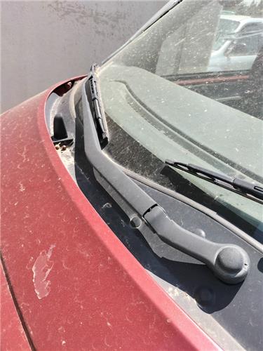 brazo limpiaparabrisas delantero derecho niss