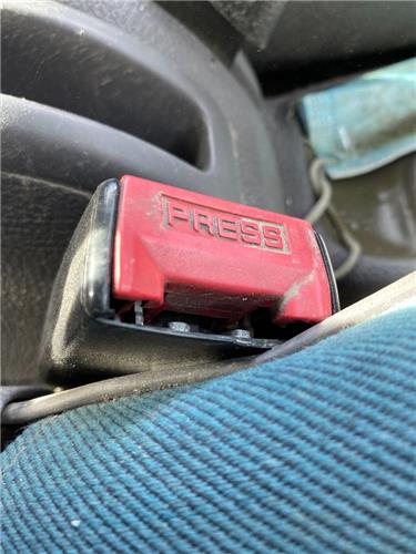 anclaje cinturon delantero derecho peugeot 20