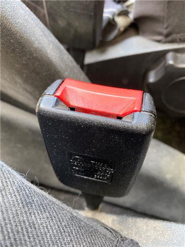 anclaje cinturon delantero izquierdo volkswag