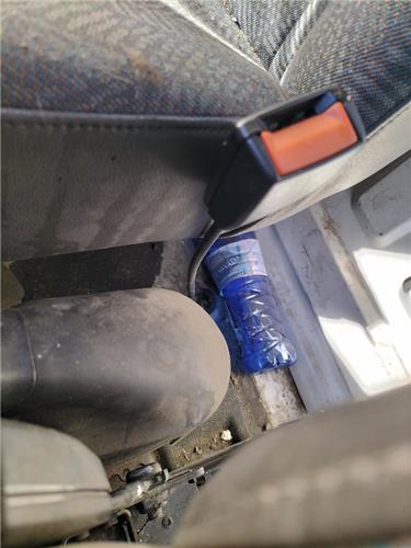 anclaje cinturon delantero derecho ford trans