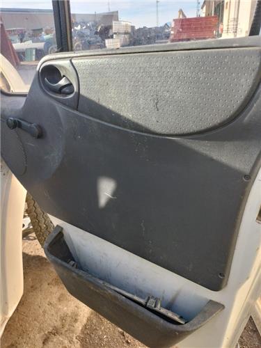 guarnecido puerta delantera derecha ford tran