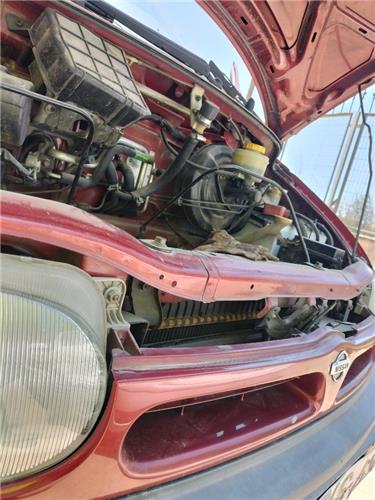 parrilla delantera nissan serena c23m 071992