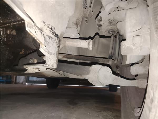 brazo inferior delantero izquierdo peugeot 30